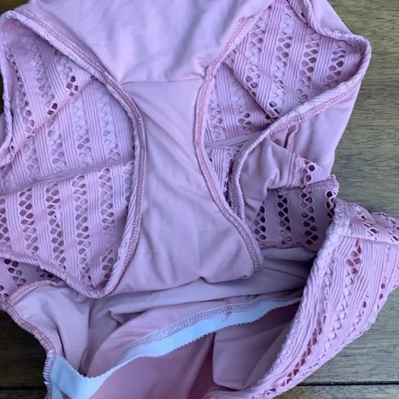 Kenneth Cole New York  high neck one piece Size: L NWOT - Picture 10 of 11